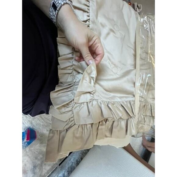 Daniel Cremieux Beige/Gold "Chocolate" ruffled coverlet Full/Queen Size - Picture 8 of 14